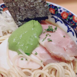 北千住煮干中華蕎麦 かれん - 料理写真: